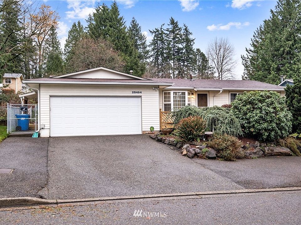 Welcome home to this fantastic 3 bed, 1.75 bath rambler in its great Covington neighborhood!