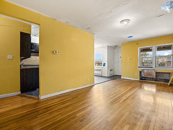 5th image of 2048 E 53rd Place