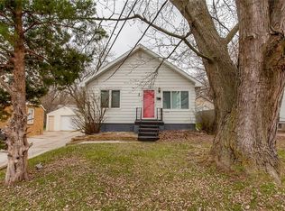 1233 Merle Hay Rd, Des Moines, IA 50311