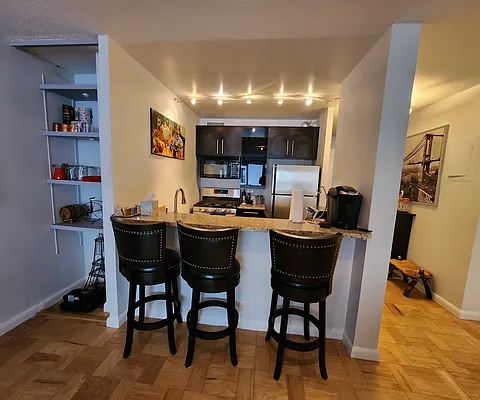 Rented by Yoram Adin, LREB | media 9