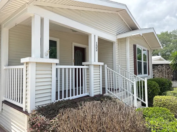 132 N Lake Dr #820, Leesburg, FL 34788