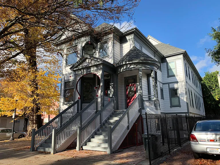 1301 H St #102 — Photo 3