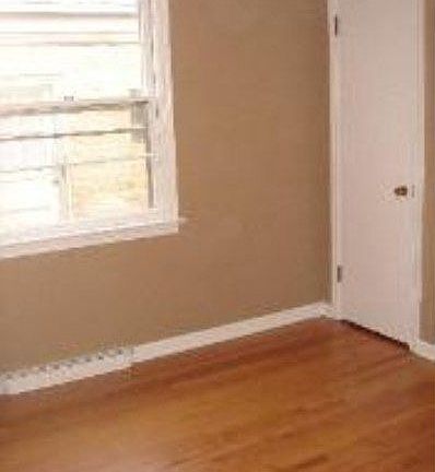 5th image of 136 Marshall Ave