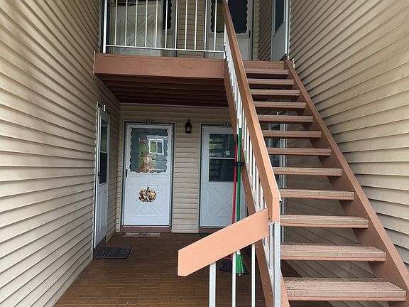 3rd image of 18 Bolton Ct #18