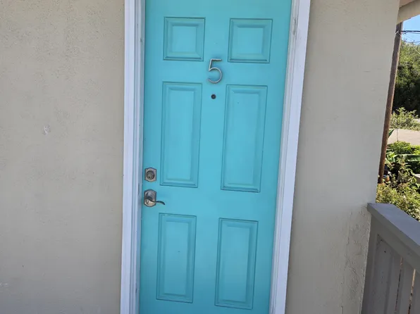 375 E 18th St APT 5, Costa Mesa, CA 92627