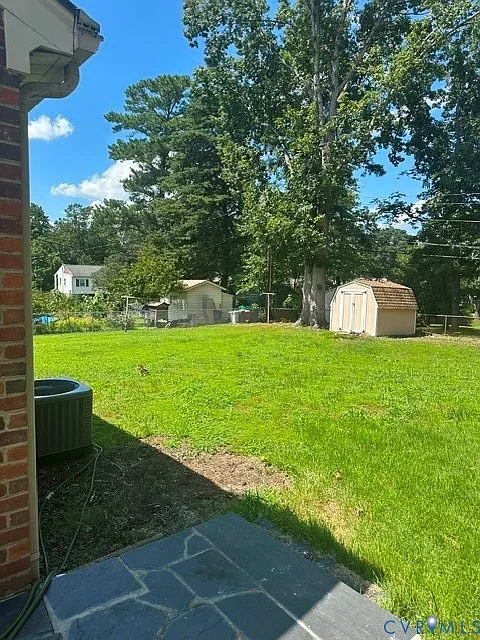 3 bed, 1.5 bath, $2,350 — Photo 3