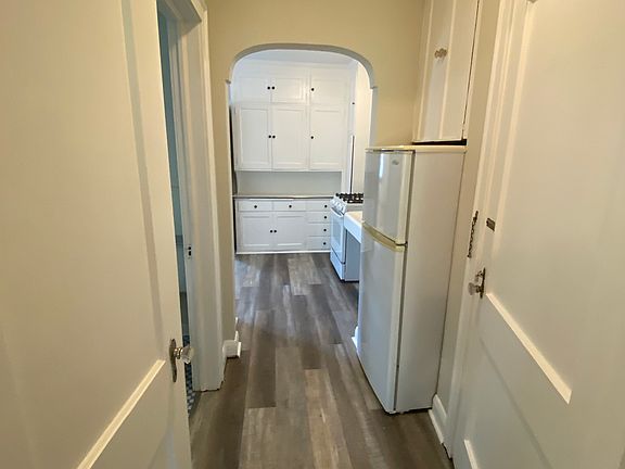 3rd image of 3212 W 44th St APT 2