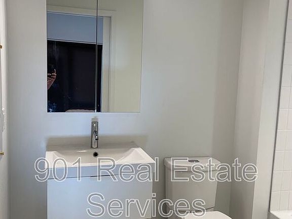 5th image of 569 N McLean Blvd #204