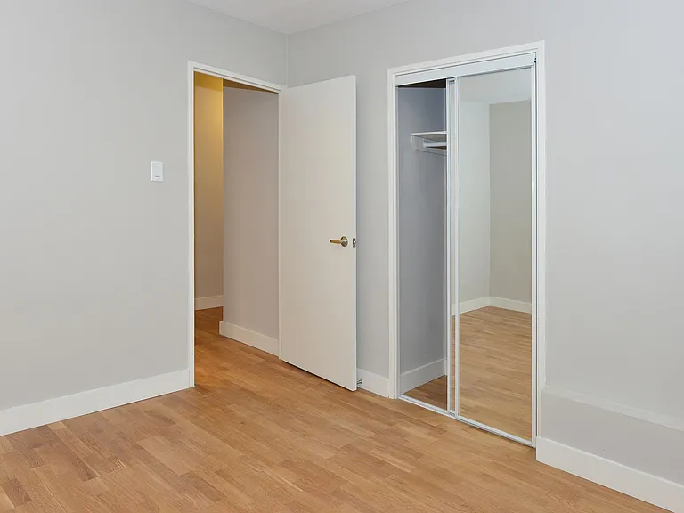 230 Oak St — Photo 10