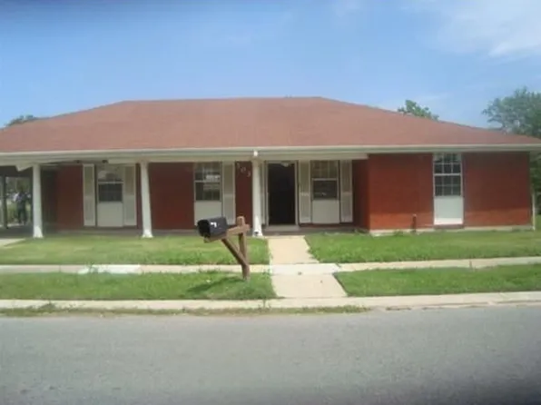 303 E Celestine St, Chalmette, LA 70043