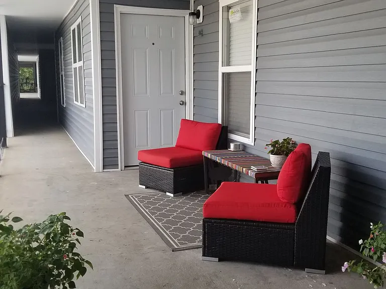 Avondale III Apartments — Photo 37
