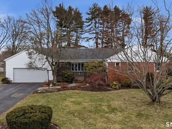 35 W Ridge Dr, West Hartford, CT 06117