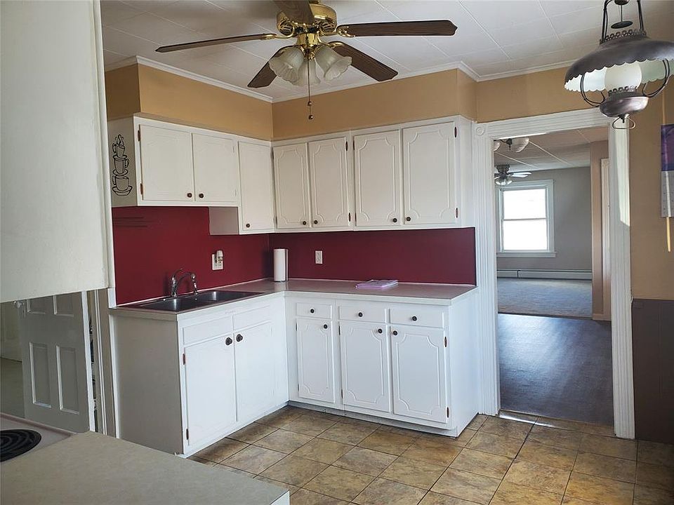 1st image of 4 Laurel St