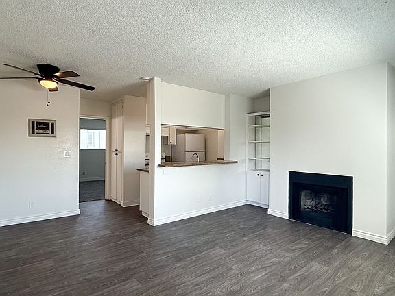 3rd image of 3815 Marlborough Ave APT 4