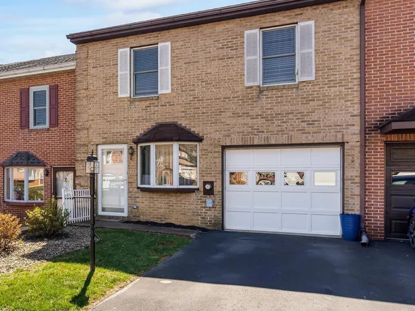 17921 Golf View Dr, Hagerstown, MD 21740