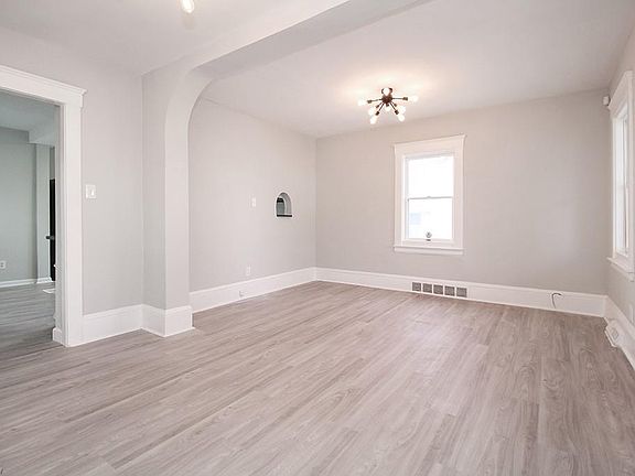 5th image of 20358 Lindbergh Ave