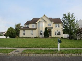 801 Renaissance Dr, Williamstown, NJ 08094