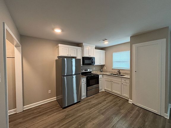 3rd image of 2019 Wright Ave #A