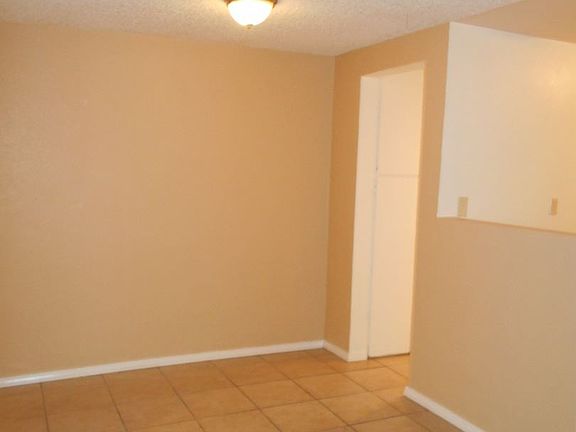 4th image of 256 E 2nd St