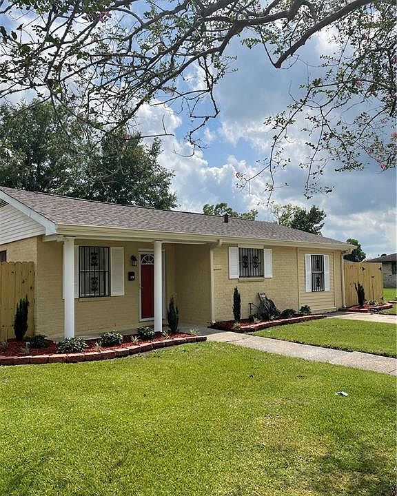 1st image of 236 Della Ln