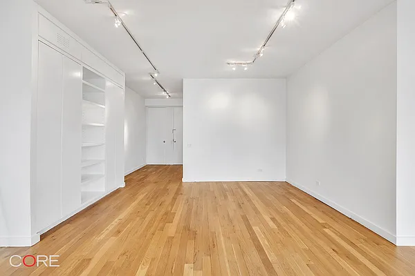 Rented by CORE | media 23