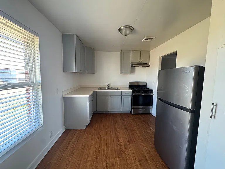 2030 NW 25th St #6 — Photo 10