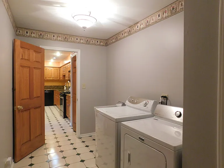 16501 Nottingham Ct — Photo 12