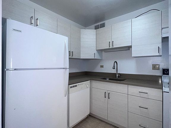 2nd image of 211 E Ohio St APT 2417