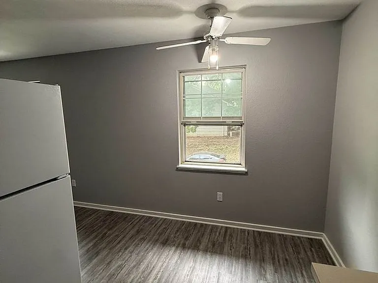 8208 Chas Cir — Photo 5