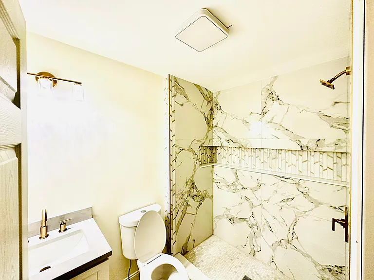 78 Arnold St #2 — Photo 8