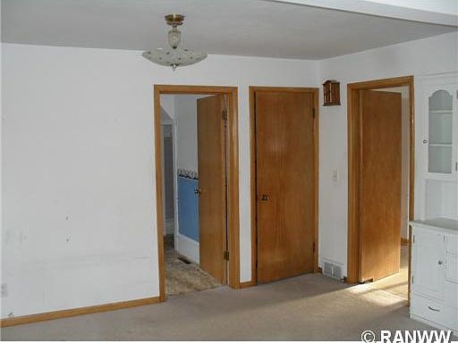3rd image of 127 Boyd Street