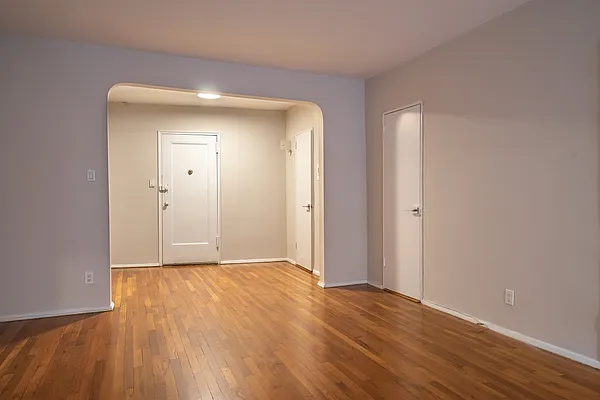 Rented by Metropolitan Equities | media 10