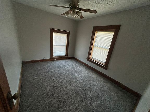 4th image of 1013 Washington Ave #2