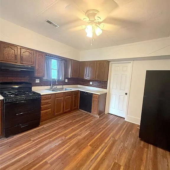 511 E Beckemeyer Ave — Photo 5
