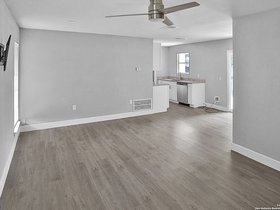 2nd image of 1035 Gibbs