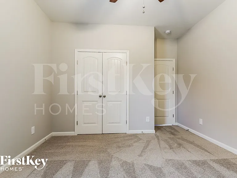 4524 Wilshire Ct — Photo 12