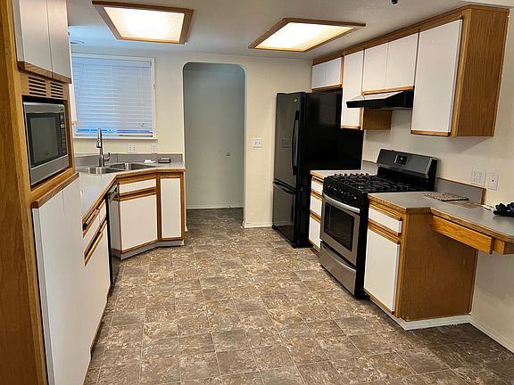 3rd image of 2919 Fairweather Dr