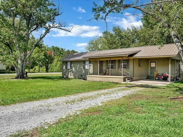 105 Hobert Warren St, Hanceville, AL 35077