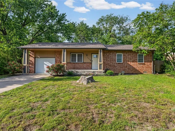 2203 Beth Ln, Bentonville, AR 72712