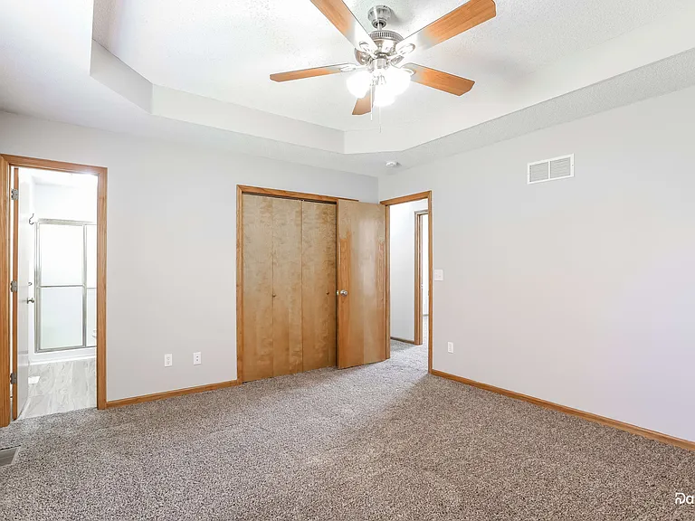 204 S Darrowby Dr — Photo 7