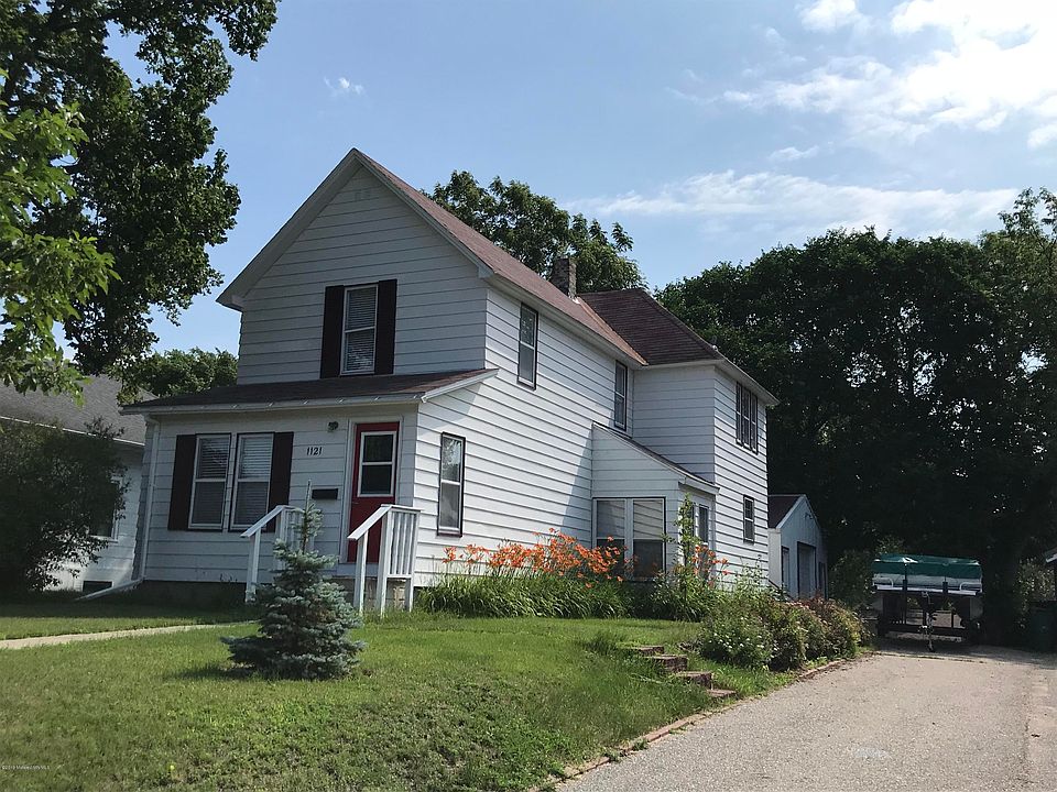 1st image of 1121 Lake Ave
