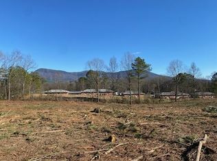 613 W Peachtree St, Chatsworth, GA 30705