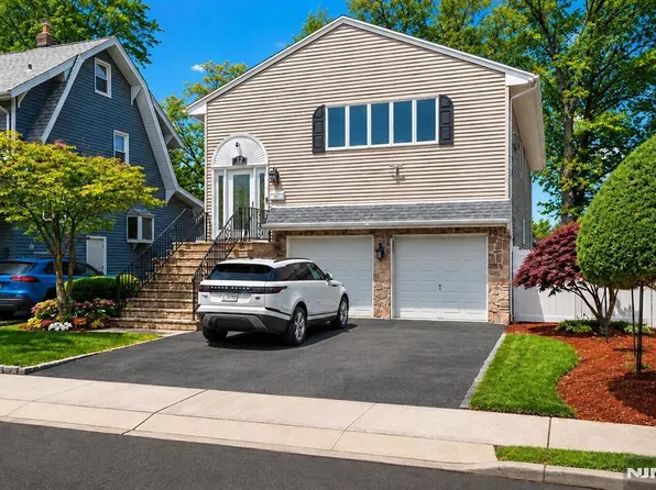 12 Chamberlain Ave, Little Ferry, NJ 07643