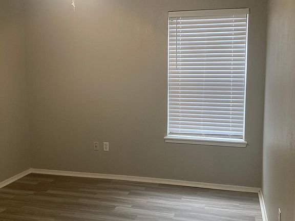 5th image of 6010 Duchess Ave