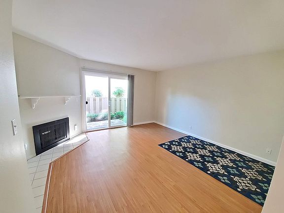 3rd image of 3157 Payne Ave APT 21