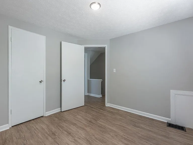 Maples Townhomes — Photo 11