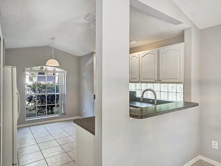 1033 Lake Davenport Blvd — Photo 5