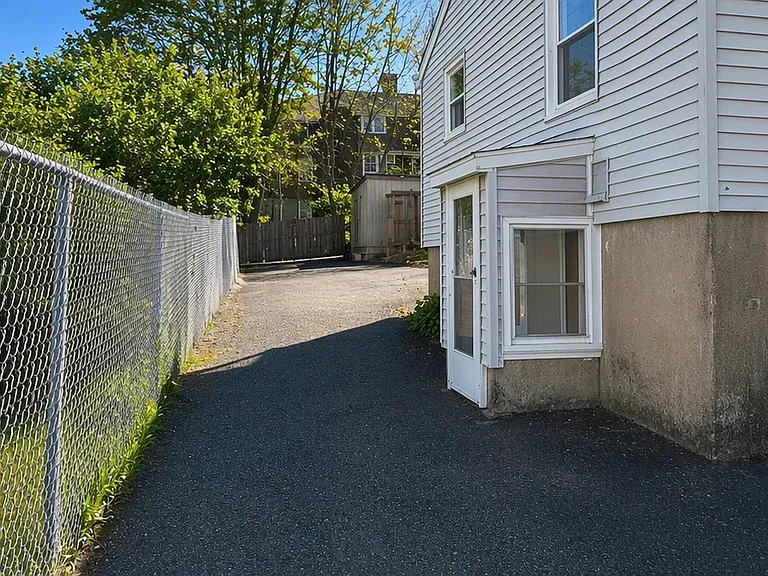 56 Bidwell Ter #1 — Photo 9