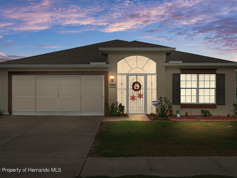 1st image of 328 Sea Holly Dr
