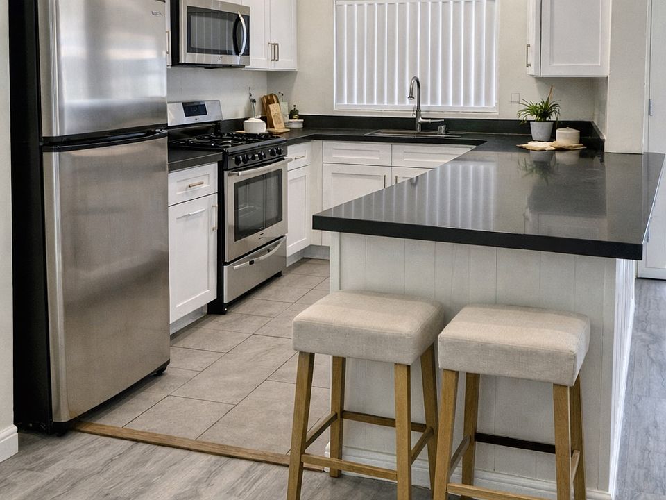 1st image of 12755 Vanowen St APT 18
